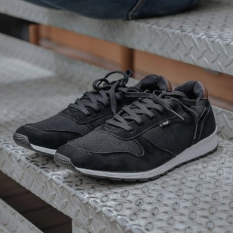 VICTORY BLACK |ManNeedMe x FSTP| Sepatu Sneakers Pria Running Shoes