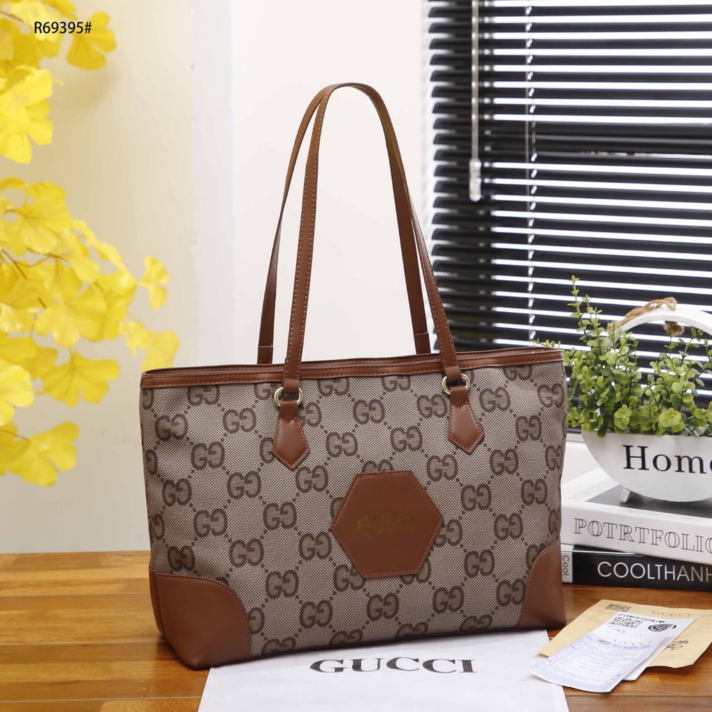GC Gold Hardware Tote Bag R69395
