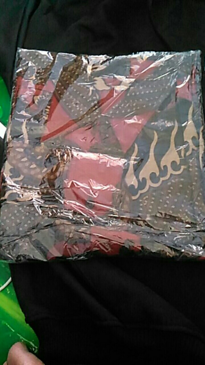 Kemeja Batik Pria Slimfit Kerja Modern