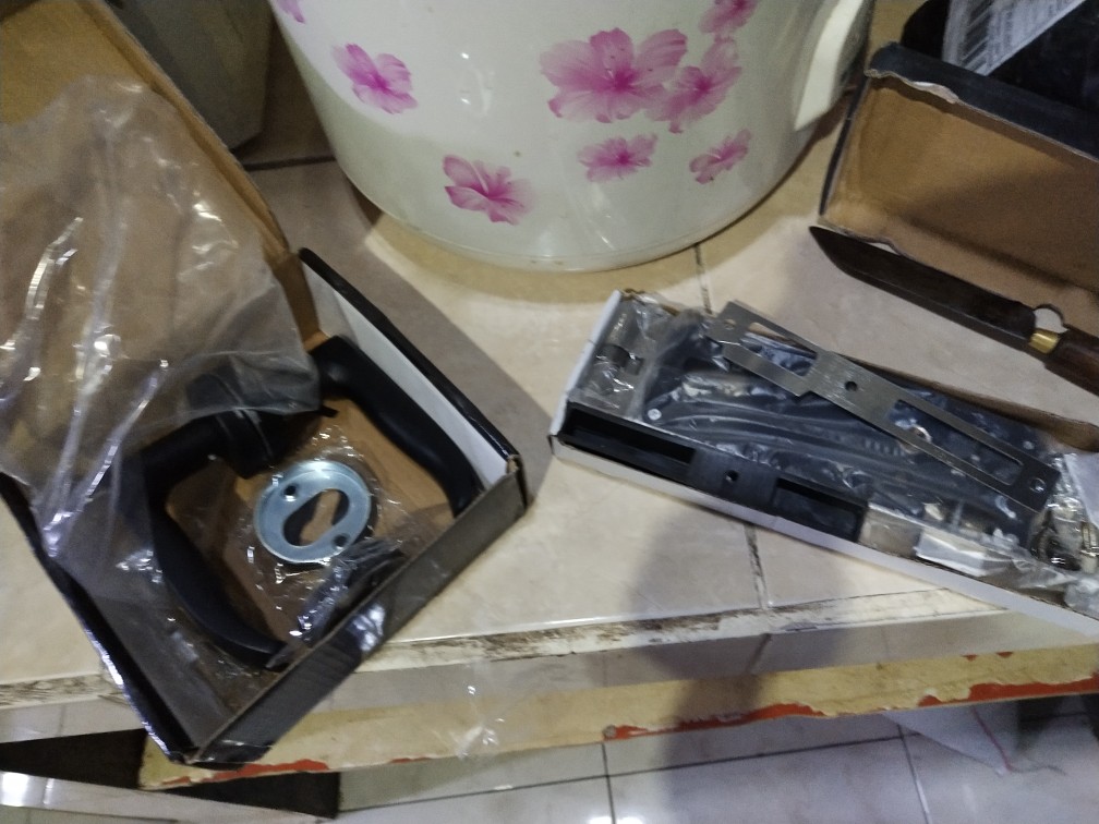 Kunci Pintu Roses Black Hitam + Body Lidah Promo