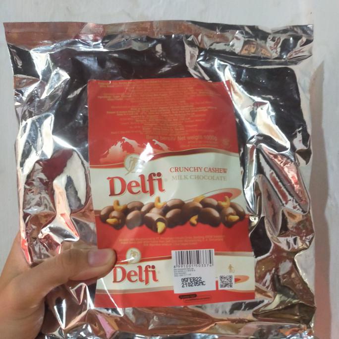 

PROMO PRE ORDER DELFI COKLAT ISI ALMOND DAN MEDE - GREEN TEA, 1KG MAKANAN & MINUMAN