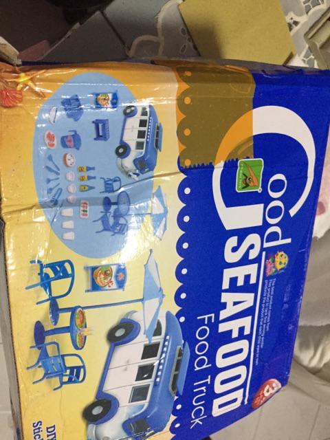 Set Kombinasi Bus Peppa Pig Untuk Piknik