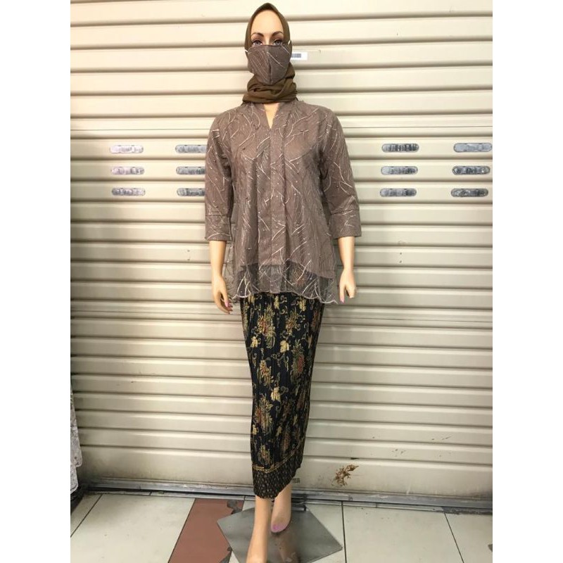(COD) SETELAN KEBAYA MODERN / KEBAYA TILLE FLOY / KEBAYA WISUDA / KEBAYA AKAD/KEBAYA PENGANTIN/KEBAYA FLOY/KEBAYA TILLE/FLOY TILLE/ATASAN KEBAYA MODERN/BAJU KEBAYA/KEBAYA LAMARAN/KEBAYA KARTINI BY KIRANAOL-Brown