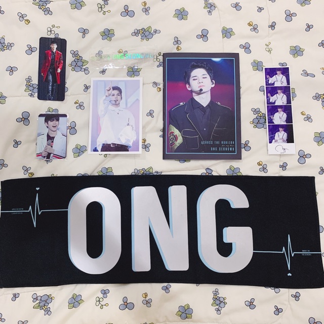Slogan Ong Seongwu @0hMy0ng Across The Horizon + Photobook , Photocard, Hologram Sticker Wanna One