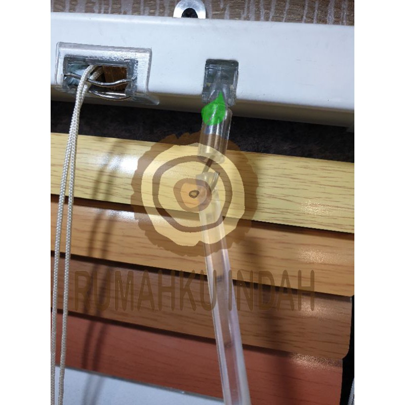 horizontal blind premium.