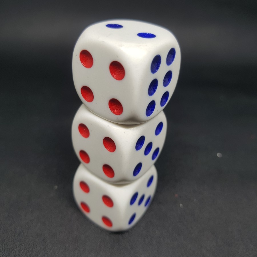 Dadu dice plastik 22mm x 22mm MURAH / DADU PUTIH / DADU MAINAN / BOARD GAME / DICE / WHITE DICE / DADU PUTIH MAINAN / MAINAN ANAK / MAINAN JADUL / DADU LUDO / DADU UNIK / DADU MAINAN