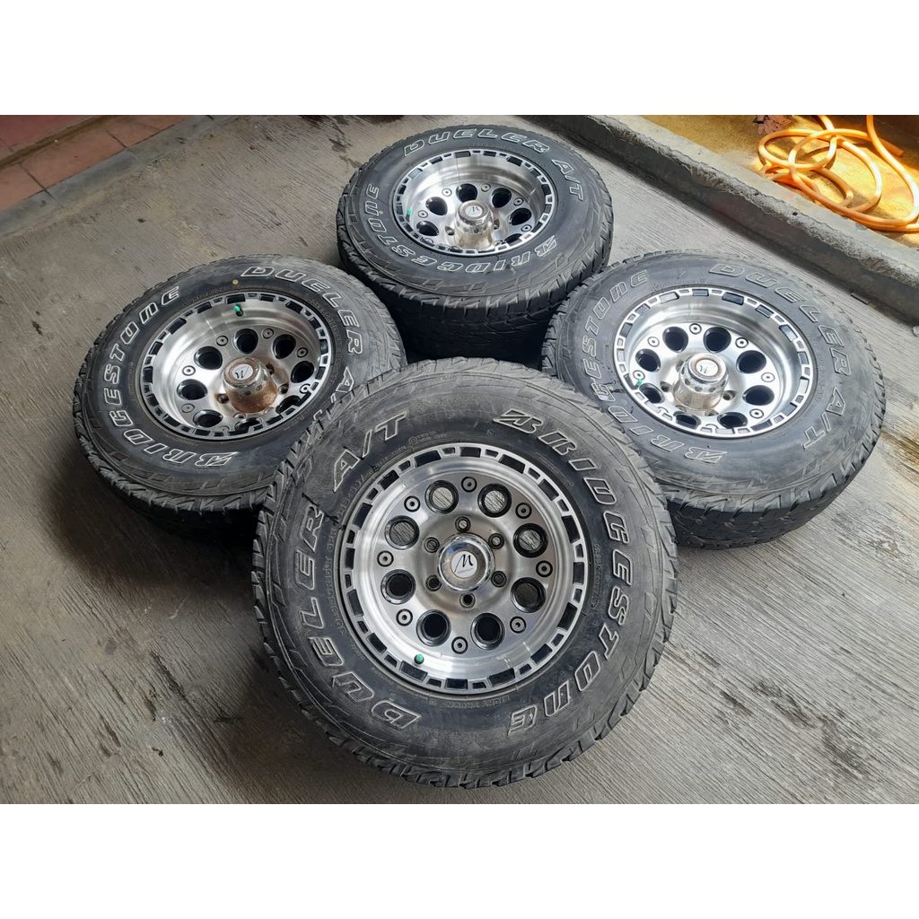 Pelek -Velg Bekas Model Mc Thomson Ring 15 Pcd 6x139,7 Plus Ban