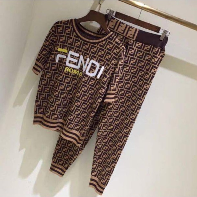 

One set Fendi TAG Asli FENDI