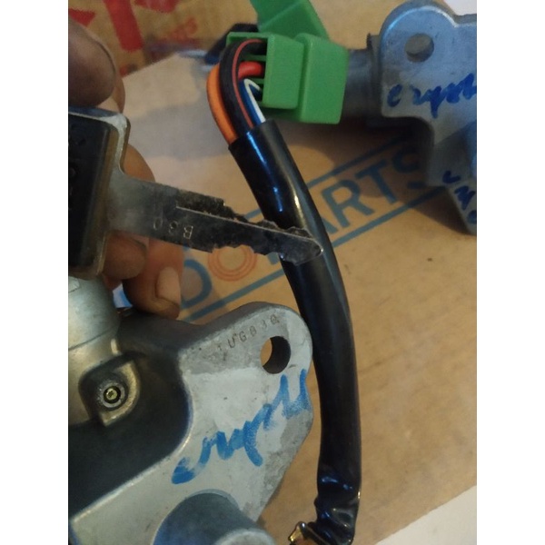 Kunci kontak Suzuki Crystal original NOS