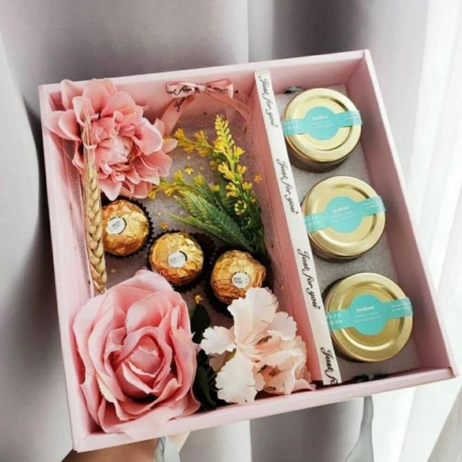

PARCEL REALFOOD DAN COKLAT FERRERO - KADO BUNGA VALENTINE DG654EAFVD