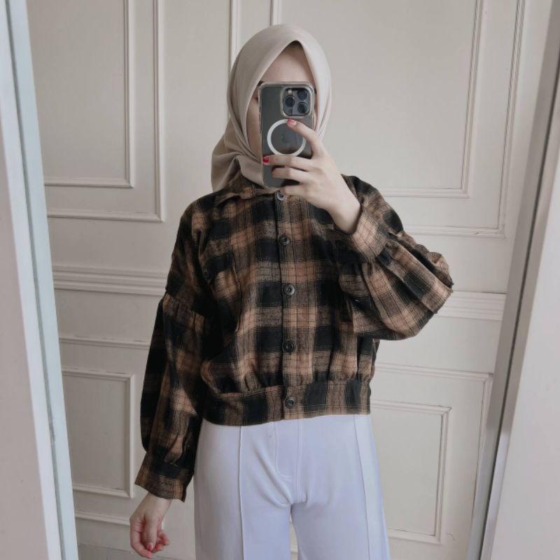 Series Flanel Button Crop