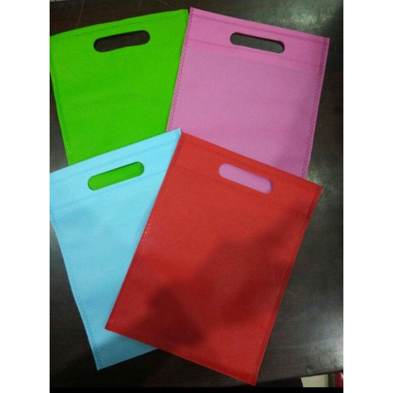 

RB (100pcs) tas kain uk 20x26 - goodie bag oval - tas souvenir - tas parfum - tas