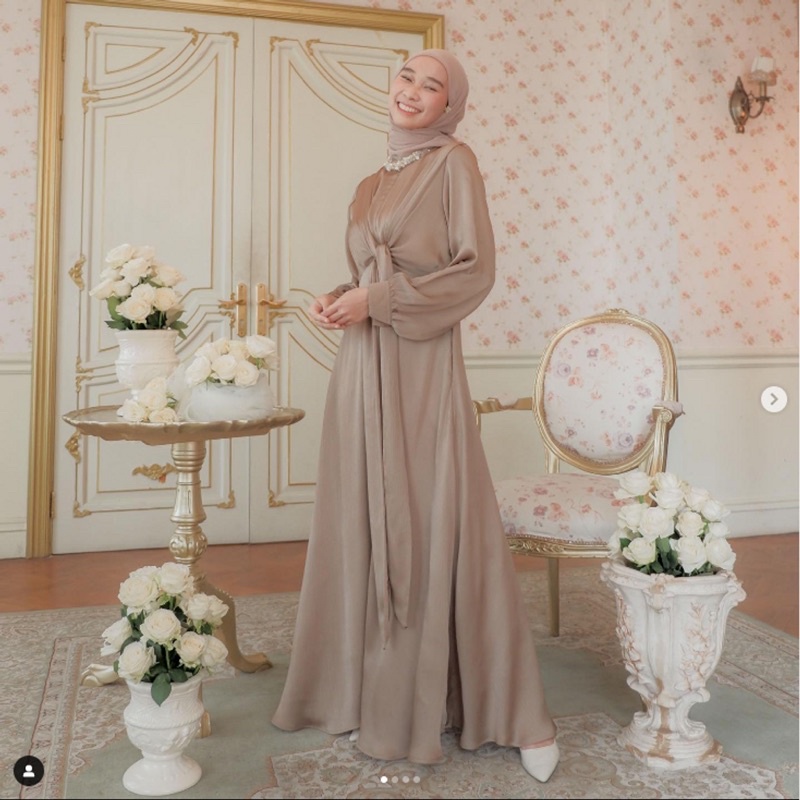 ADELINE DRESS by deavhijab