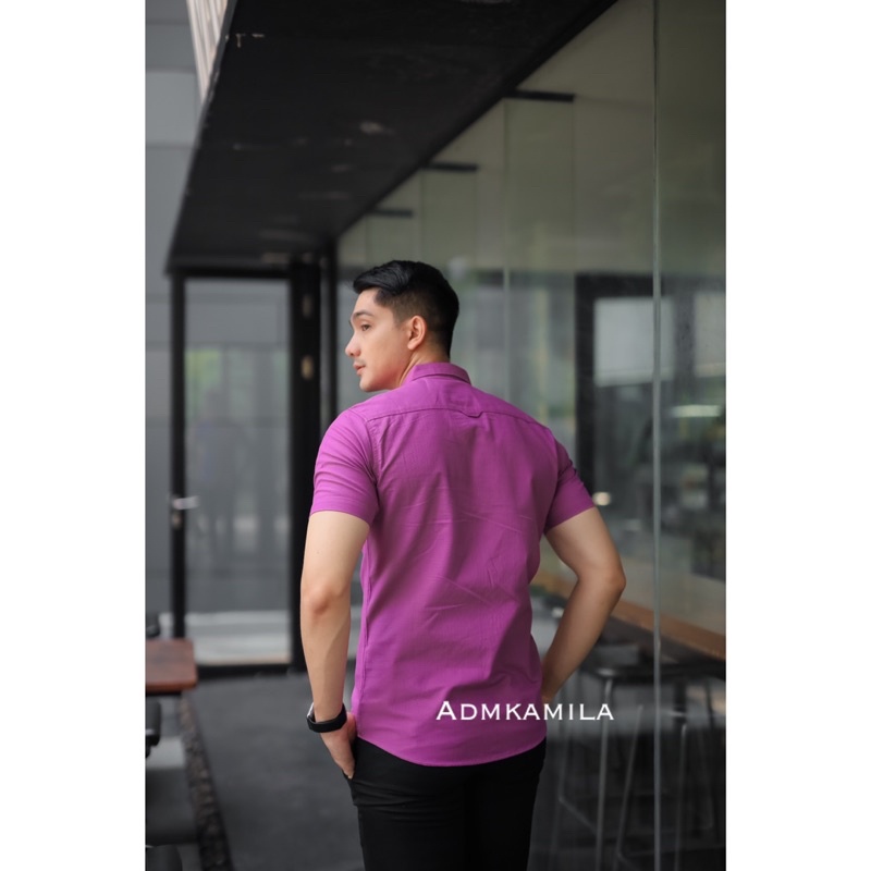 Kemeja pria polos slimfit kasual basic HeM lengan pendek ungu