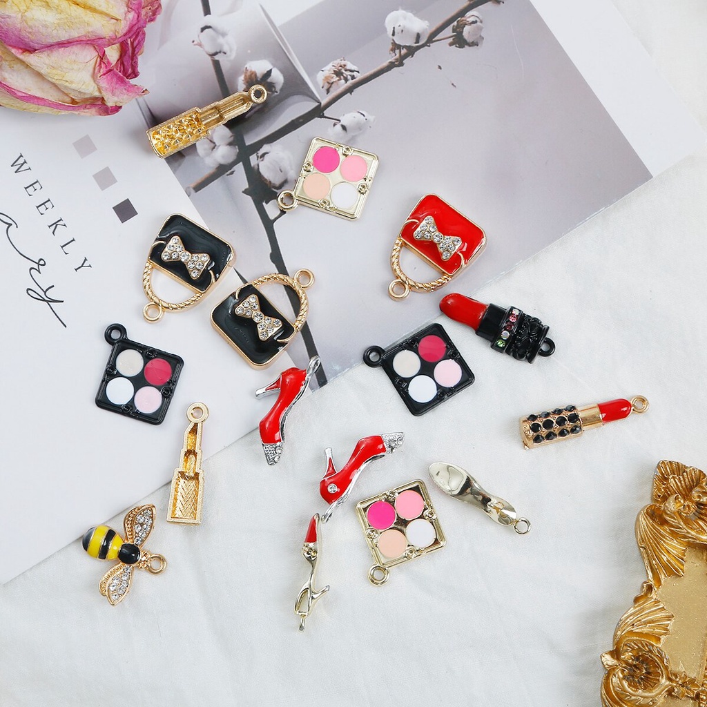 2-4 pcs Korea Baru Anting Tas, Kotak Rias, Bibir, Lipstik, Sepatu Hak Tinggi Menetes Paduan Perhiasan Aksesoris Liontin