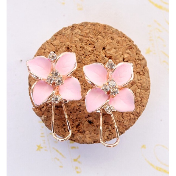 Women Rhinestone Inlaid Enamel Clover Shape Stud Earrings (Takota 033)