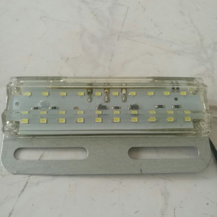 Lampu LED boks truk 24Volt 20+6 LED