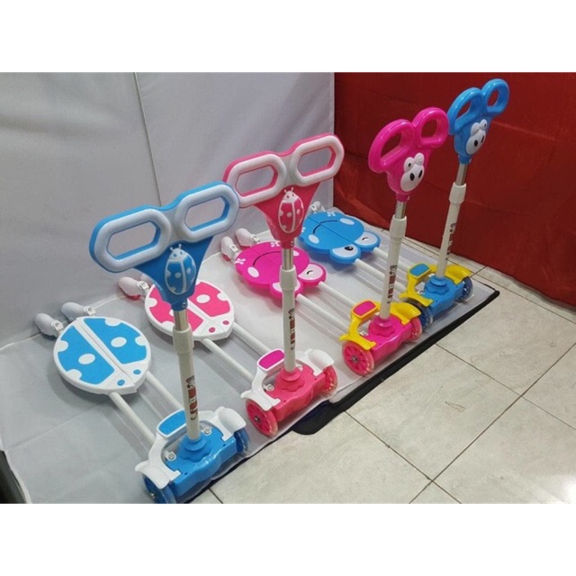 Skuter anak / Scooter / Otopet 4 roda + Musik