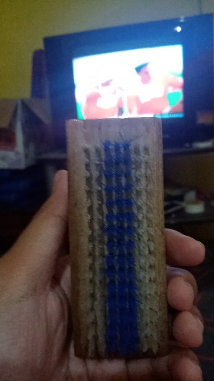 Sikat Baju Gagang Kayu Enter 414