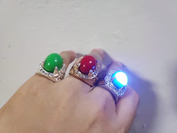 Cincin Batu Pria Sulap Fosfor Merah Delima Nyala Kena Dalam Air Prank - Merah