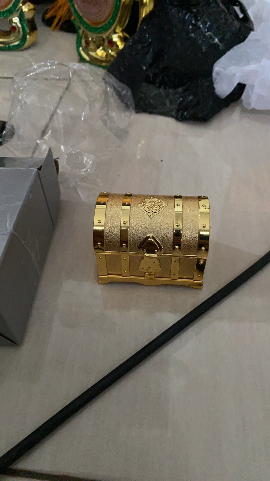 Kotak Perhiasan / Harta Karun