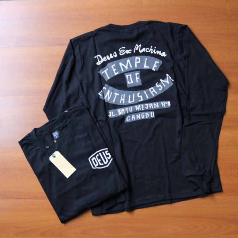 Kaos tees deus tangan panjang hitam