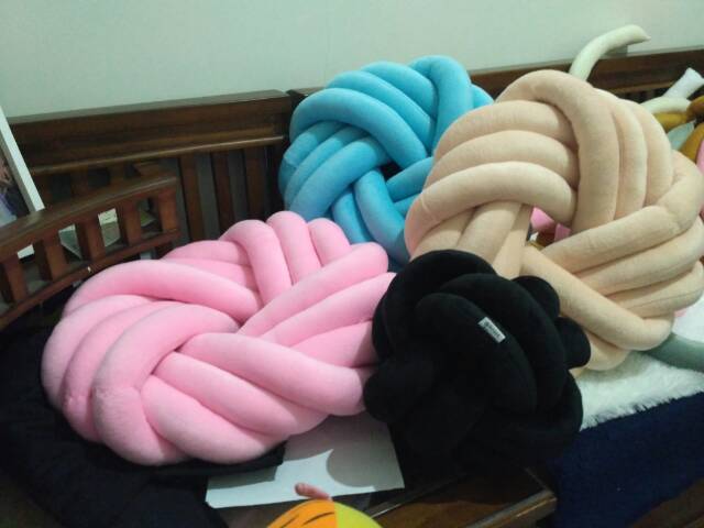 GIANT SWIRL dm 40 cm knot pillow bantal simpul bantal dekorasi bantal ulir