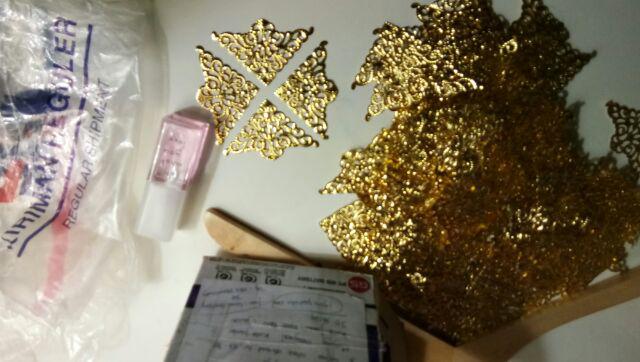 Siku Emas Hiasan Hantaran Kotak