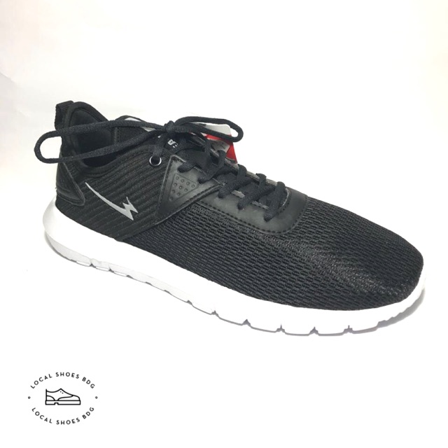 SEPATU SNEAKERA EAGLE HITAM PUTIH