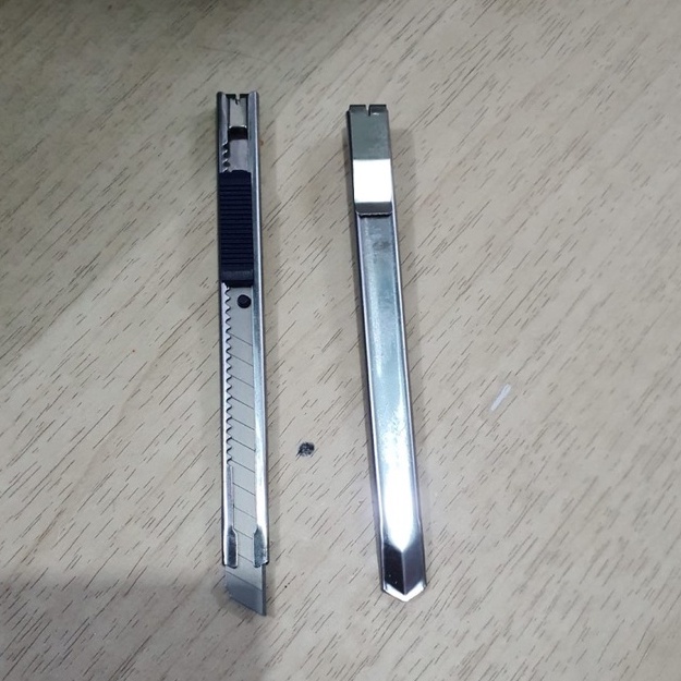 

Cutter besi kecil (1pcs)