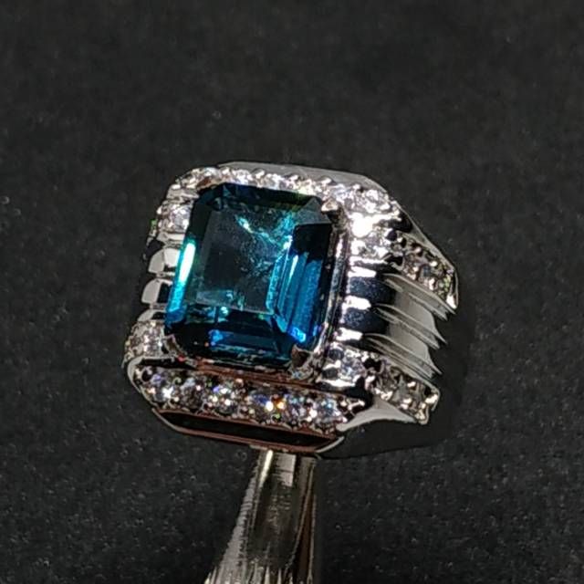 CINCIN NATURAL BLUE TOPAS (LONDON)