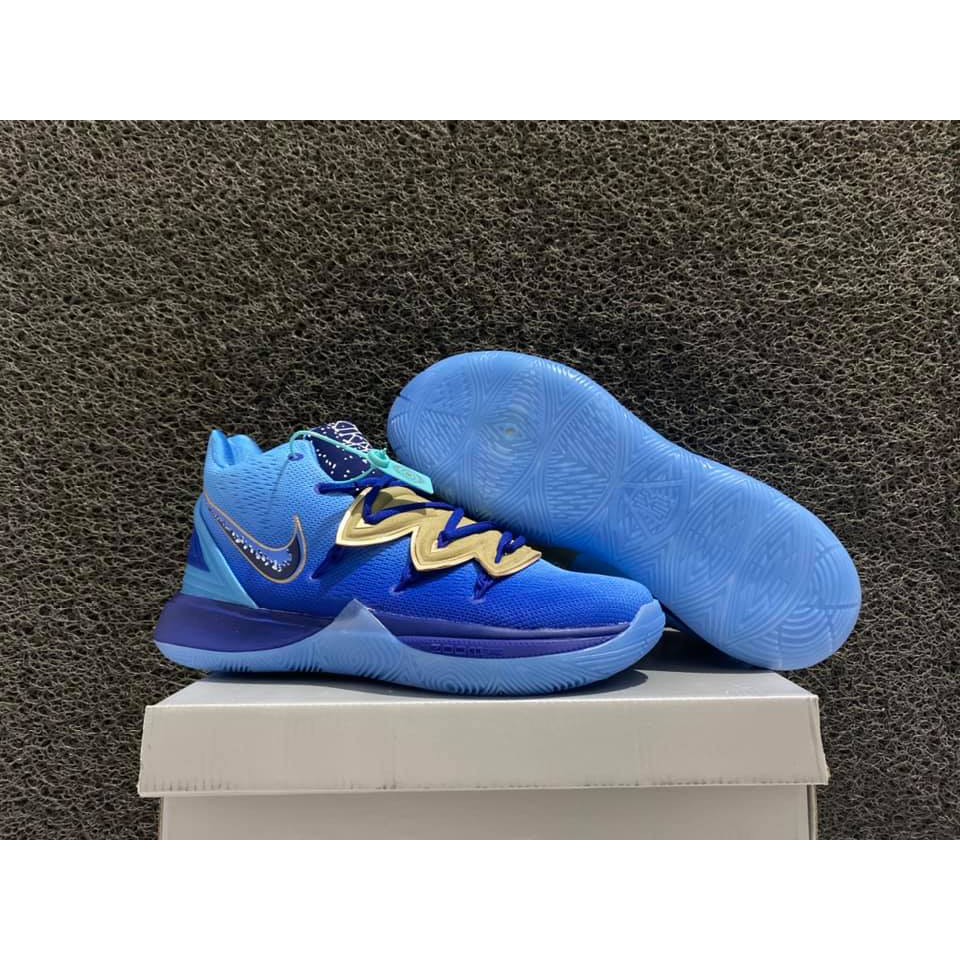 Nike Men 's Kyrie 5 x Bandulu Basketball Shoes Amazon.com