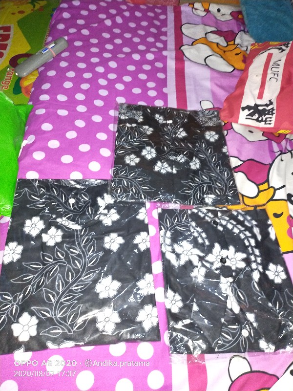 Batik Couple Keluarga Sania Ruffle Ori Ndoro Jowi Manuk Tarung Putih