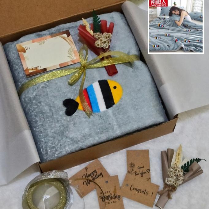 

Premium Product!!! Hampers Kado Ulang Tahun, Wisuda, Natal, Wedding / Pernikahan Selimut - Paling Dicari