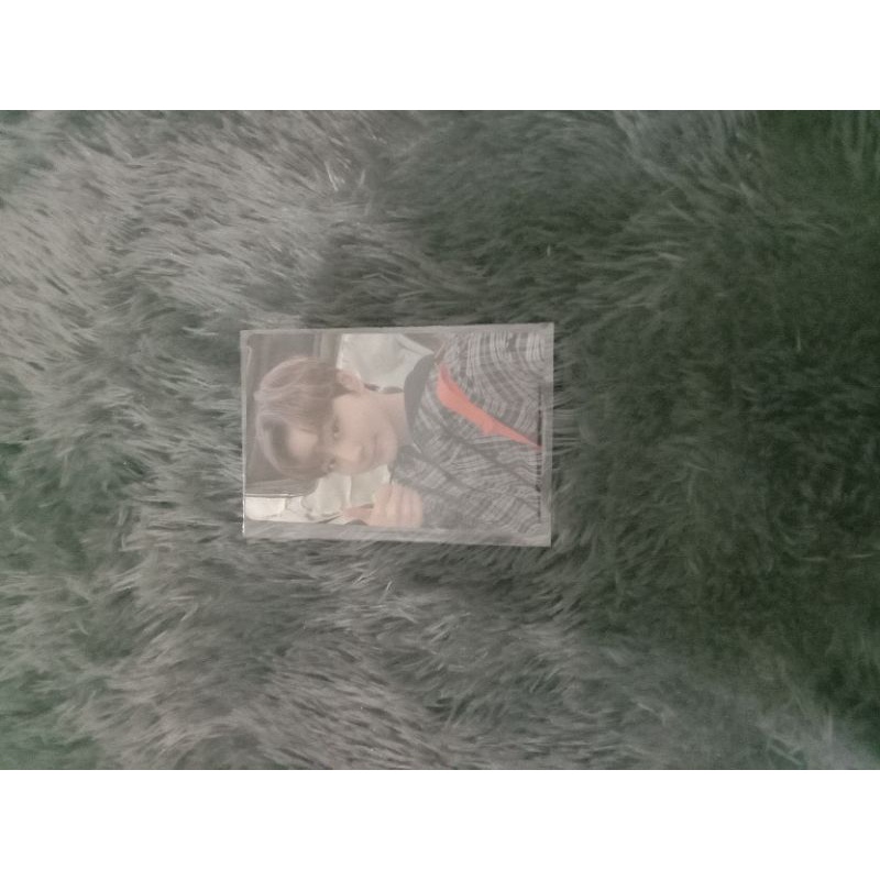 PC Jungwon down selca ver. [OFFICIAL]