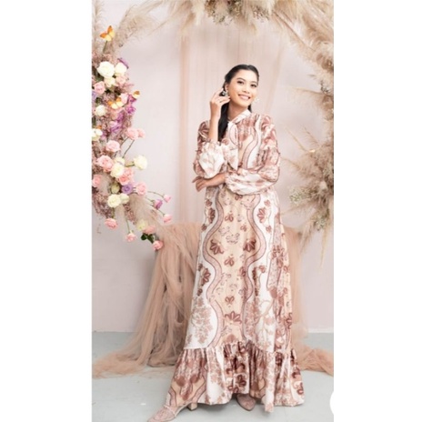 Thalia Dress Desert wearing klamby