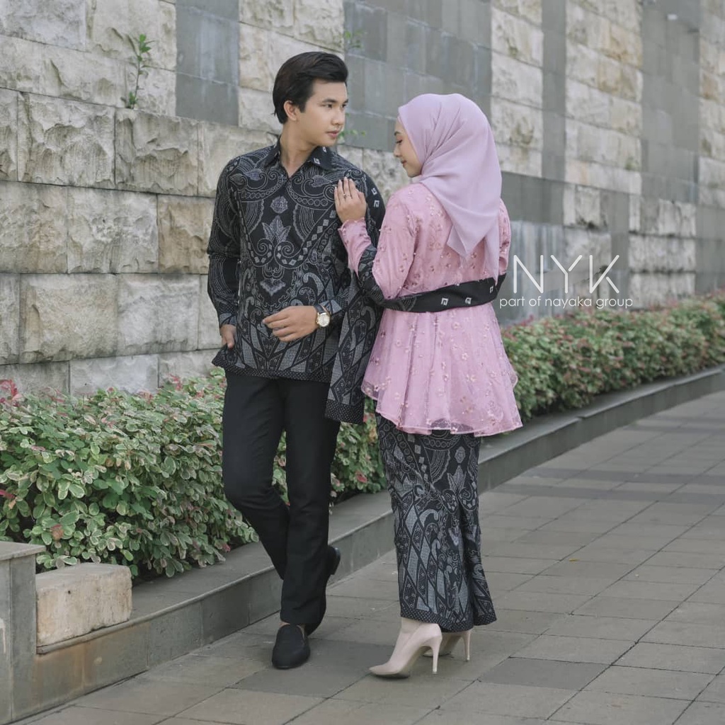 GRIYA BATIK ORI TERBARU - PROMO - Set Batik Couple Puspita - Kebaya Couple Modern - Kebaya Wisuda Terkini - Couple Batik Pasangan Lengan Panjang - Kebaya Free Selendang - Couple Batik Lamaran - Baju Pesta Termurah - Kebaya Bridesmaid