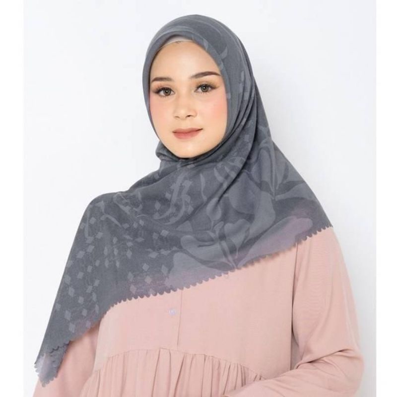 Jilbab Segiempat Zaskia Mecca - Kelimutu Scarf. stok terbatas