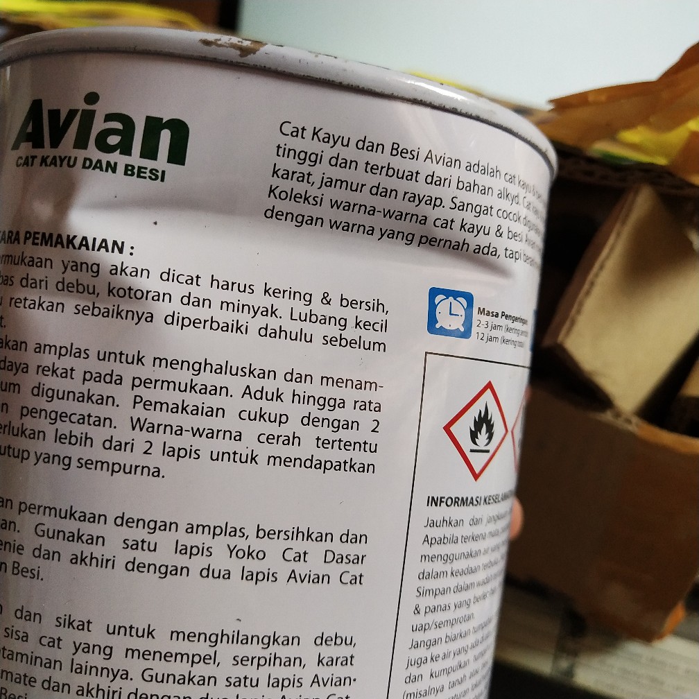 Cat Avian Cat Kayu Besi 1 Kg / 0,9 Liter