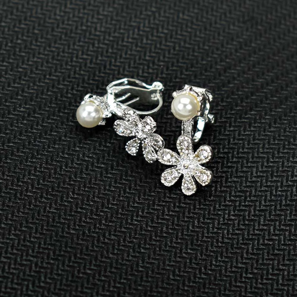 Anting Klip Tanpa Tindik Desain Bunga Hias Kristal Mutiara Warna Rose Gold Silver Untuk Wanita