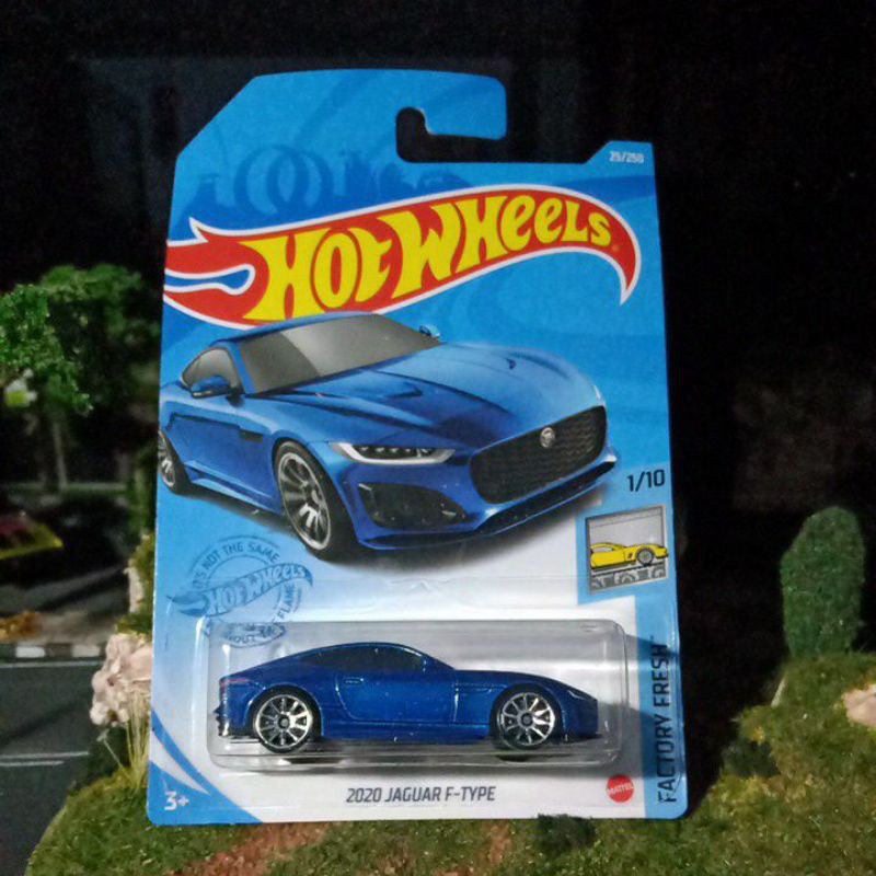 Hot Wheels 2020 Jaguar F Type Biru