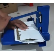 

Mesin Alat Plong Tengah Setengah Lingkaran Coak Calendar tinggi coakan 1cm panjang 2cm