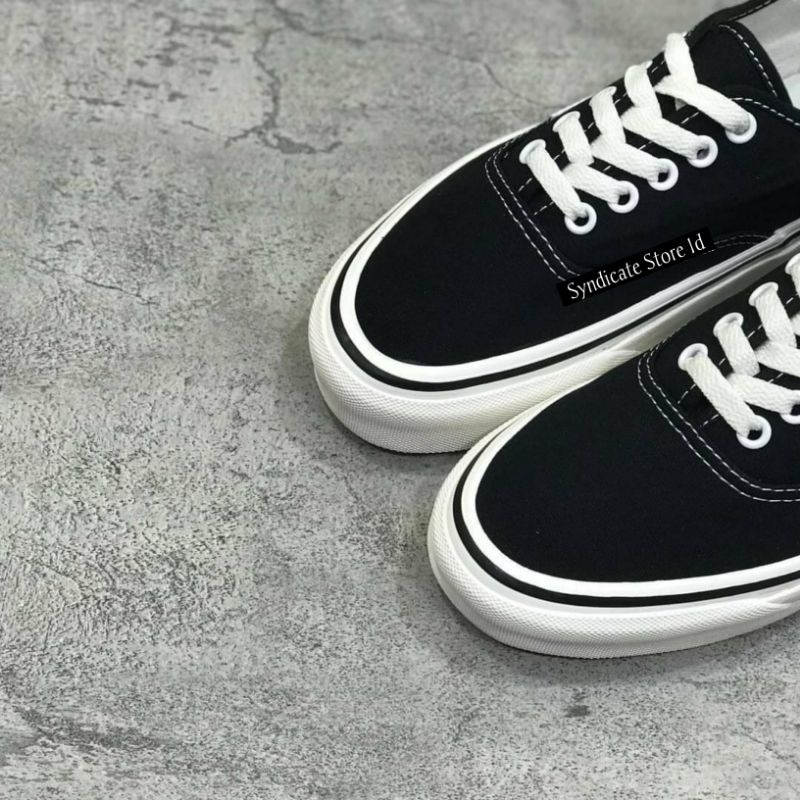 [BONUS BANYAK] SEPATU VANS AUTHENTIC Classic Black White BNIB