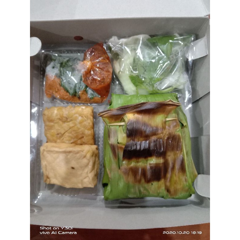 

Paket nasi bakar isi teri