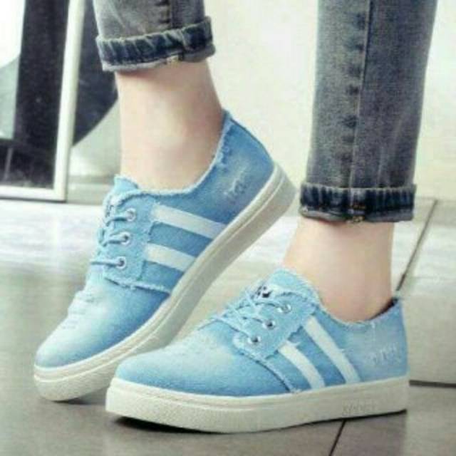 Sepatu Replika Adidas Levis