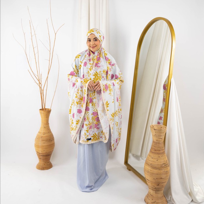 Mukena Zianisa Kombinasi Nusaybah Series Allsize - Soft Blue