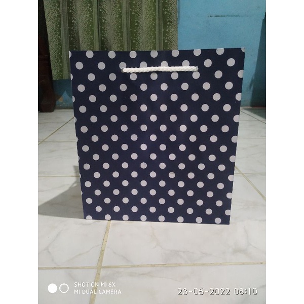 

Paperbag R10 B motif ( 25.22.27)