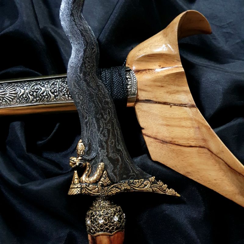 Keris Nogo Siluman Luk 13 Kinatah Sepuh Emas