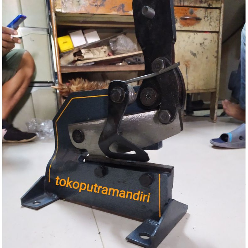 

SIS GUNTING PLAT BESI 3S/5R MULLER/ Gunting Plat Besi Manual 3S/5R MULLER Germany