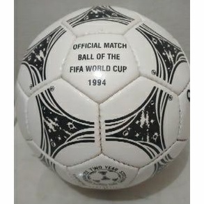 BOLA SEPAK ADIDAS QUESTRA OFFICIAL MATCH BALL 1994